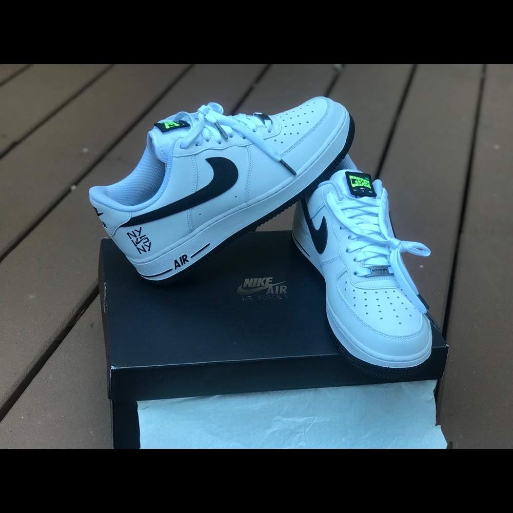 NIKE AIR FORCE 1 07’ V8